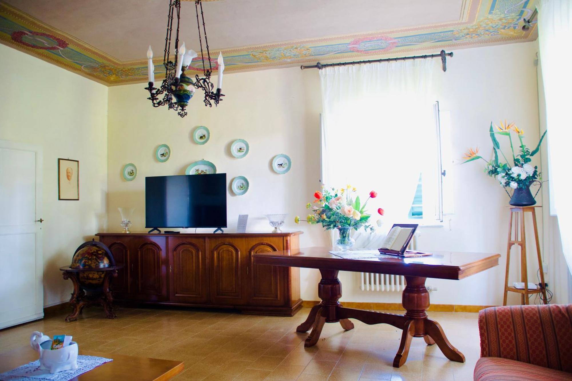 Villa Buonaparte ซานมีเนียโต ภายนอก รูปภาพ