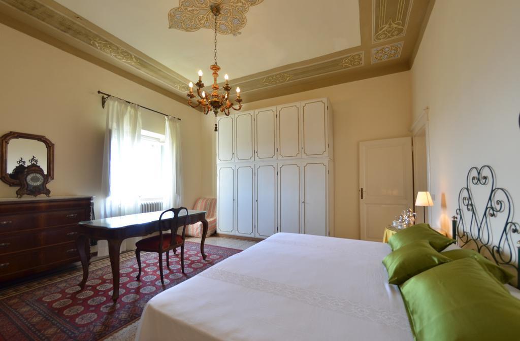 Villa Buonaparte ซานมีเนียโต ภายนอก รูปภาพ