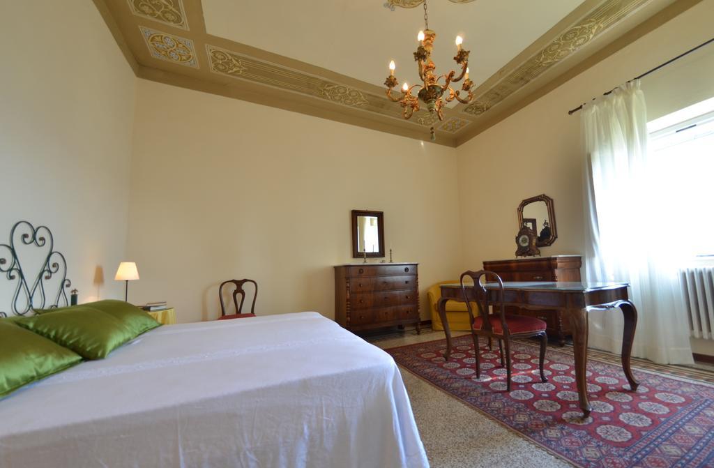 Villa Buonaparte ซานมีเนียโต ห้อง รูปภาพ