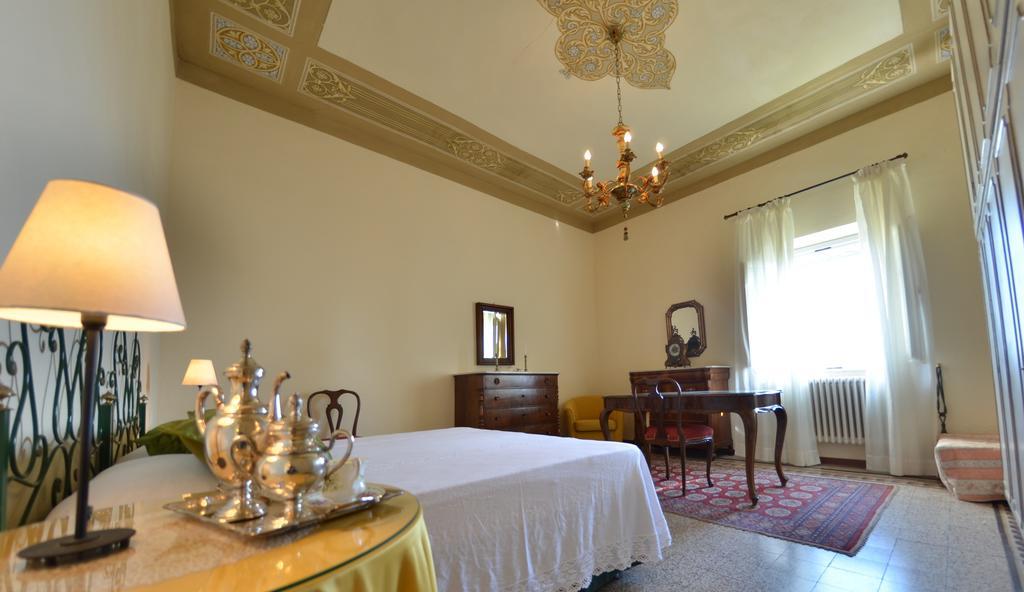 Villa Buonaparte ซานมีเนียโต ภายนอก รูปภาพ