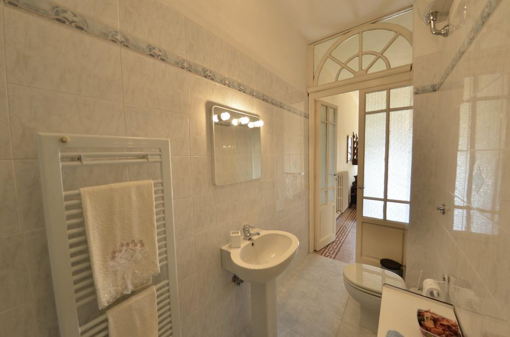 Villa Buonaparte ซานมีเนียโต ภายนอก รูปภาพ
