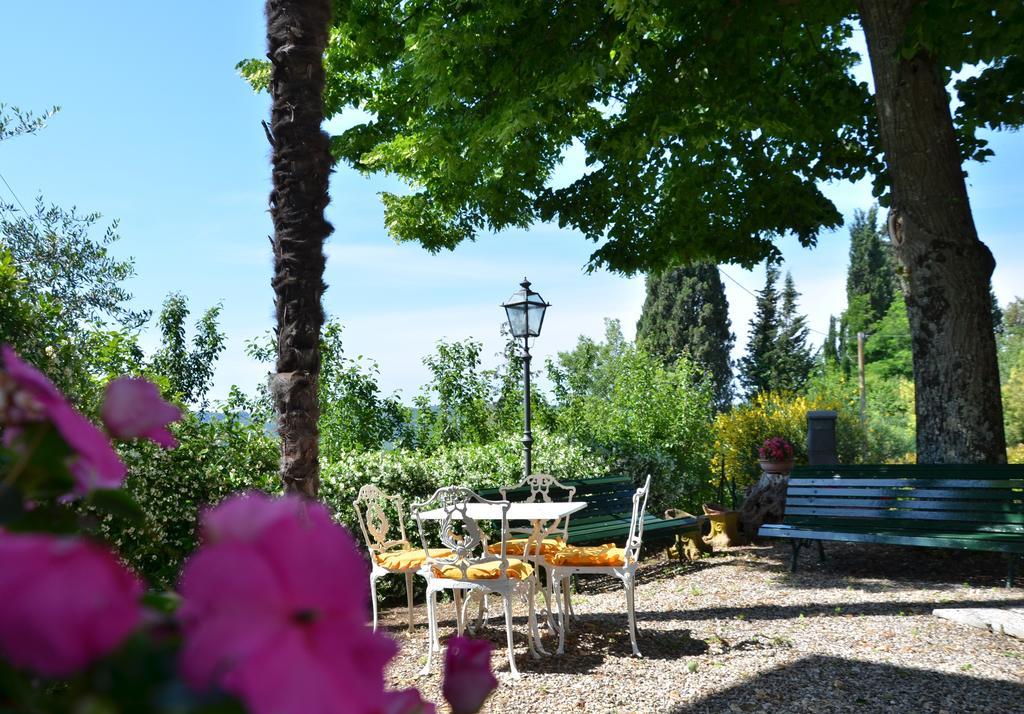 Villa Buonaparte ซานมีเนียโต ภายนอก รูปภาพ